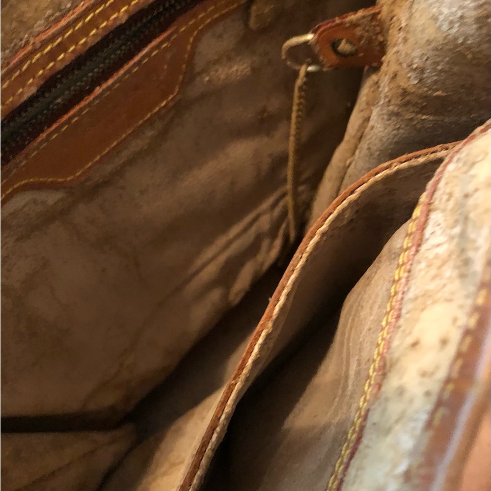 Louis Vuitton purse (read description) - Picture 2 of 2